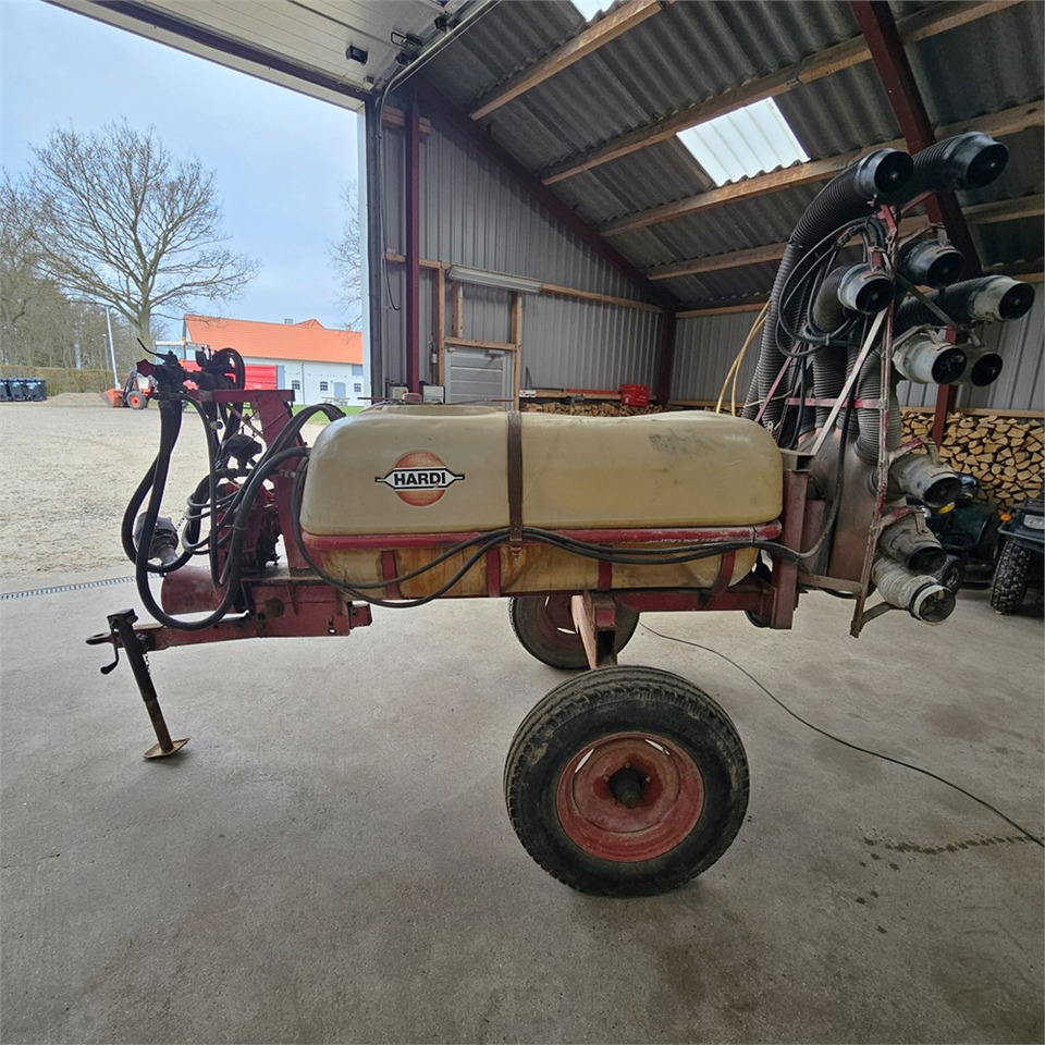 Hardi 800 l - Sprayer: picture 4 Hardi 800 l - Sprayer: picture 4