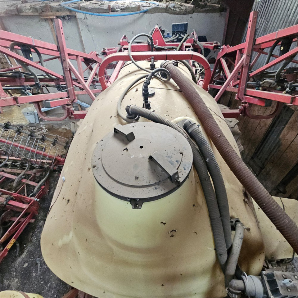 Sprayer Hardi CM2 Commander 2.800 l: picture 18