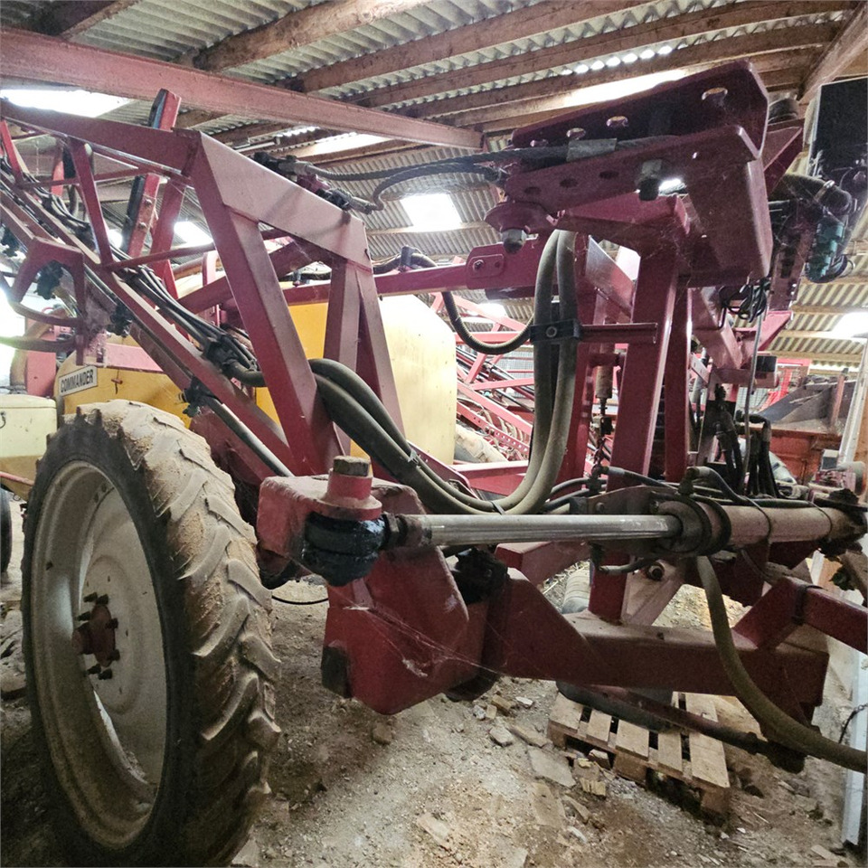 Sprayer Hardi CM2 Commander 2.800 l: picture 13
