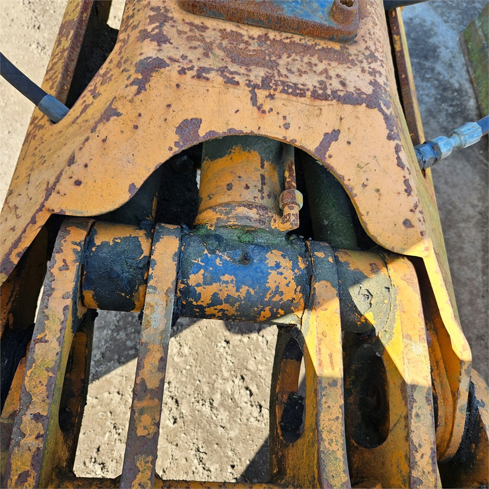 Hema CGS 90 - Clamshell bucket: picture 5 Hema CGS 90 - Clamshell bucket: picture 5