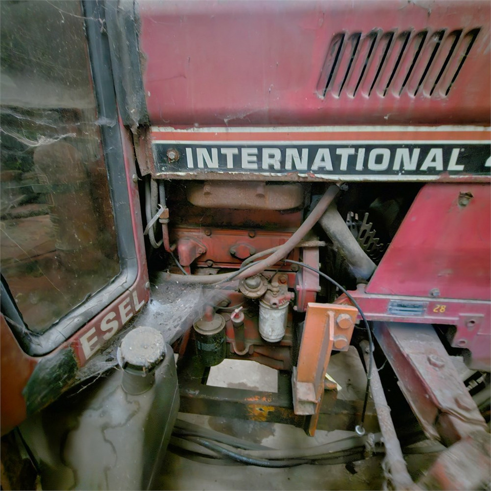 Farm tractor IH 485 XL: picture 27