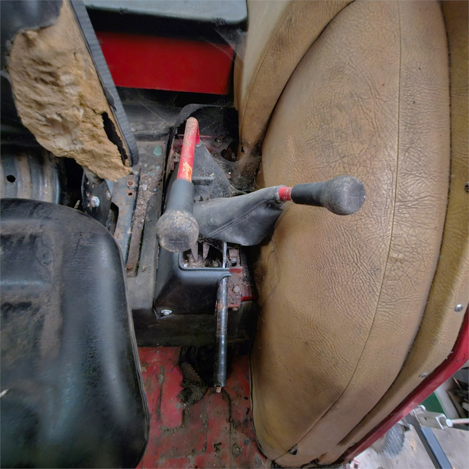 Farm tractor IH 485 XL: picture 13