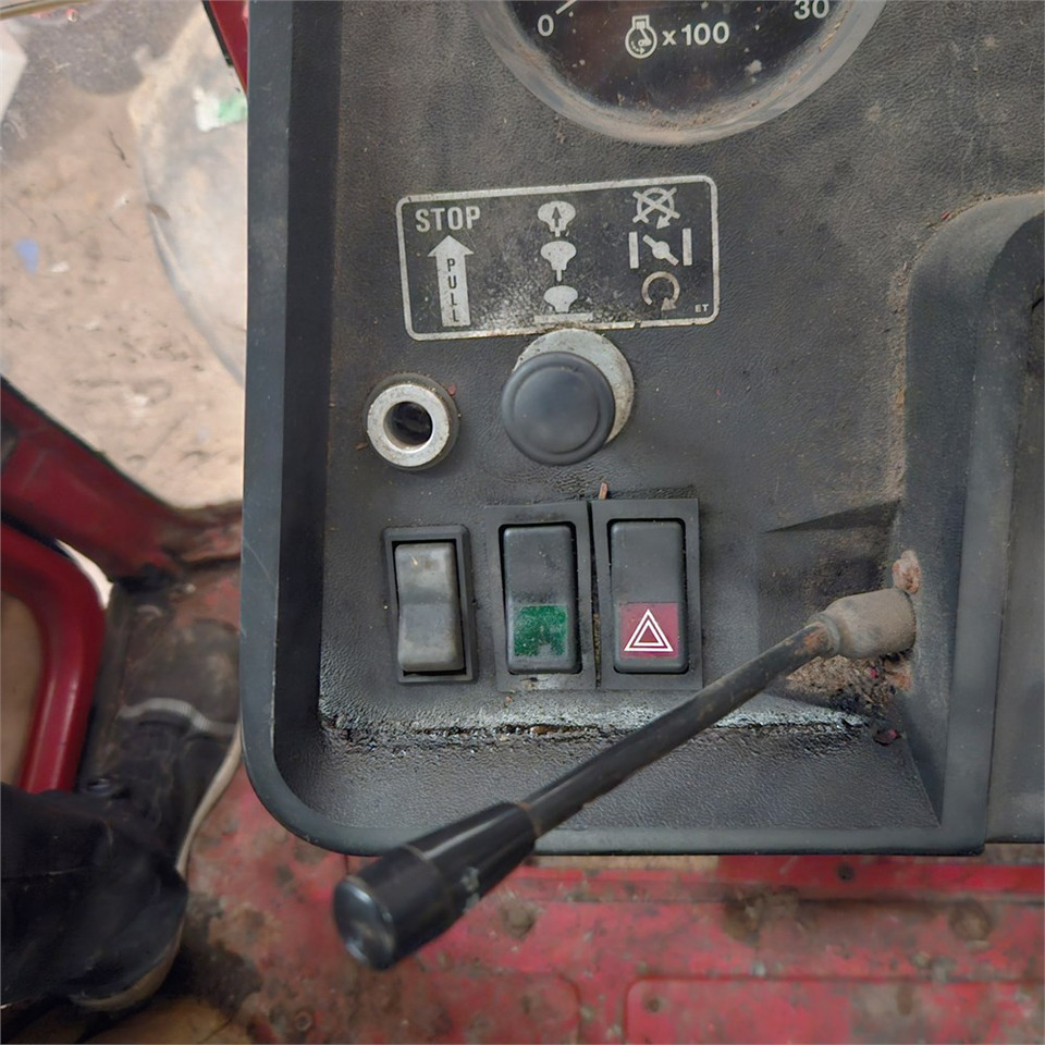 Farm tractor IH 485 XL: picture 19