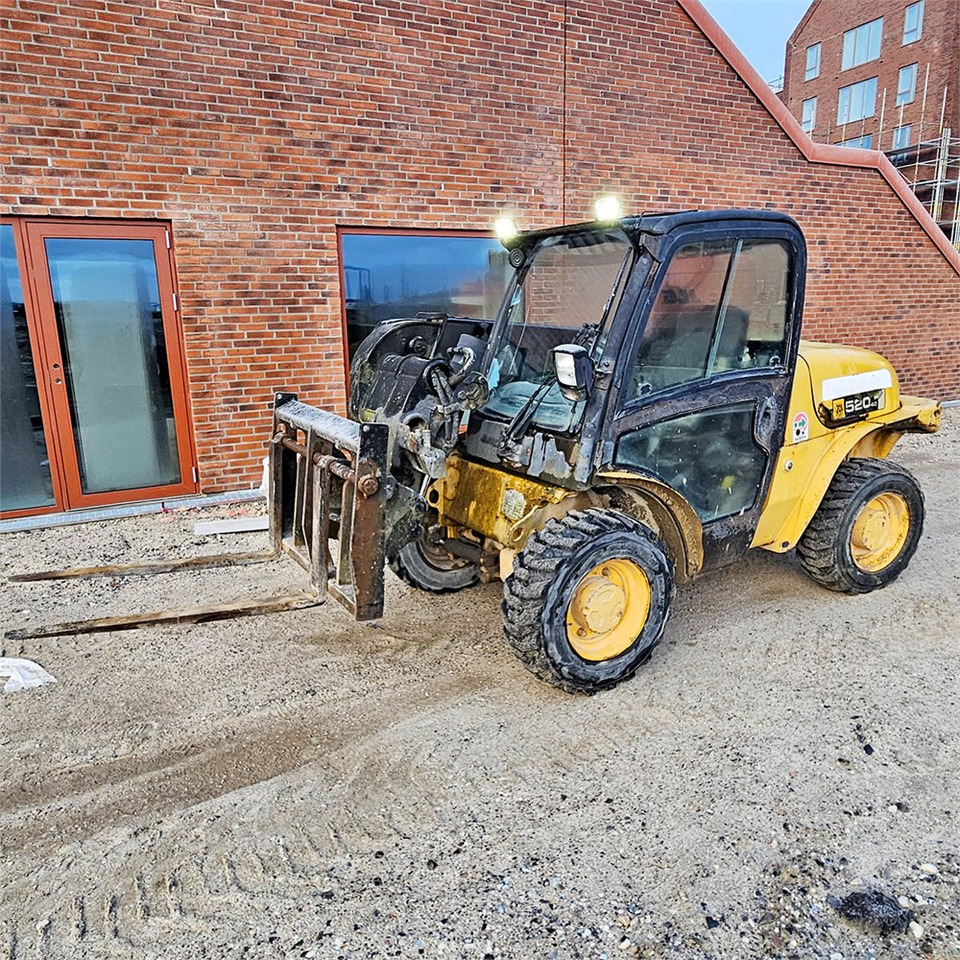 JCB 520-40 - Telescopic handler: picture 1 JCB 520-40 - Telescopic handler: picture 1