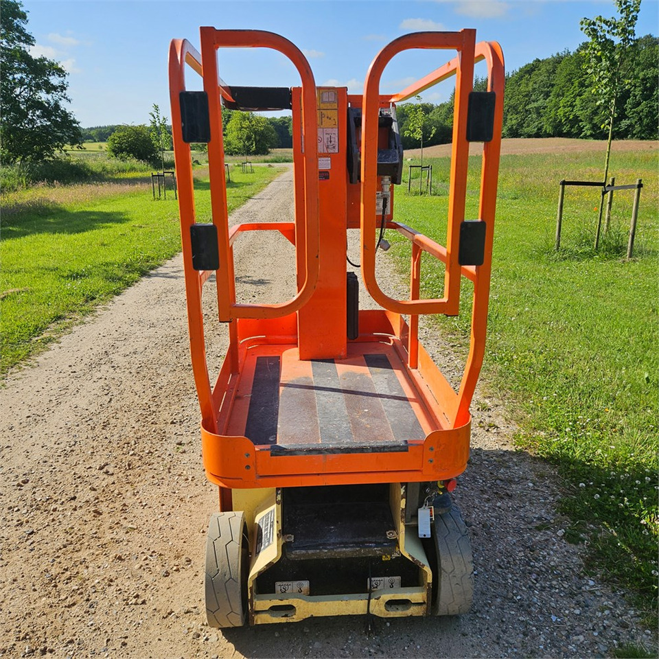 JLG 1230 ES - Vertical mast lift: picture 3 JLG 1230 ES - Vertical mast lift: picture 3