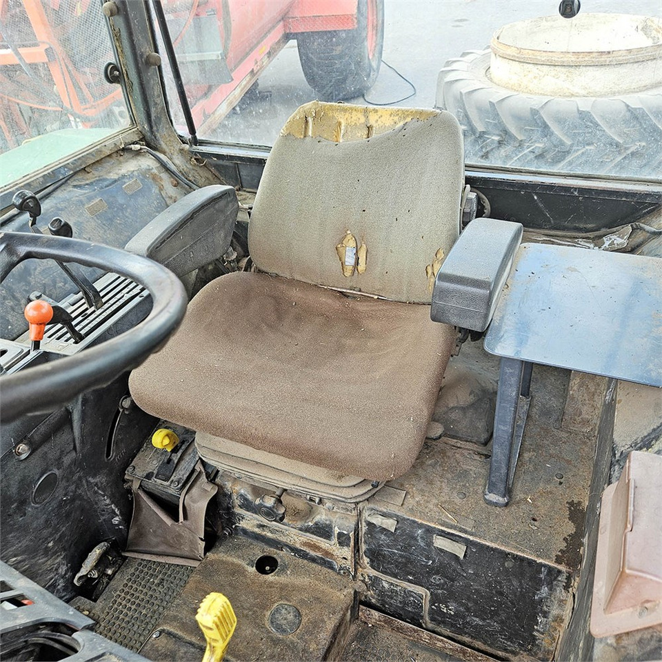 John Deere 2850 MFWD leasing John Deere 2850 MFWD: picture 10