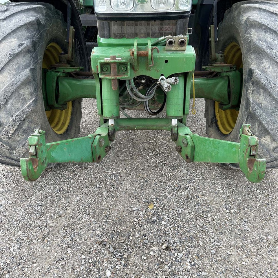 Farm tractor John Deere 7530: picture 34