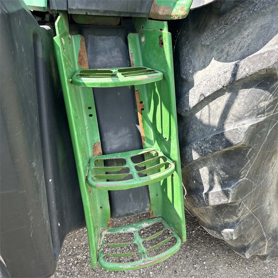Farm tractor John Deere 7530: picture 48