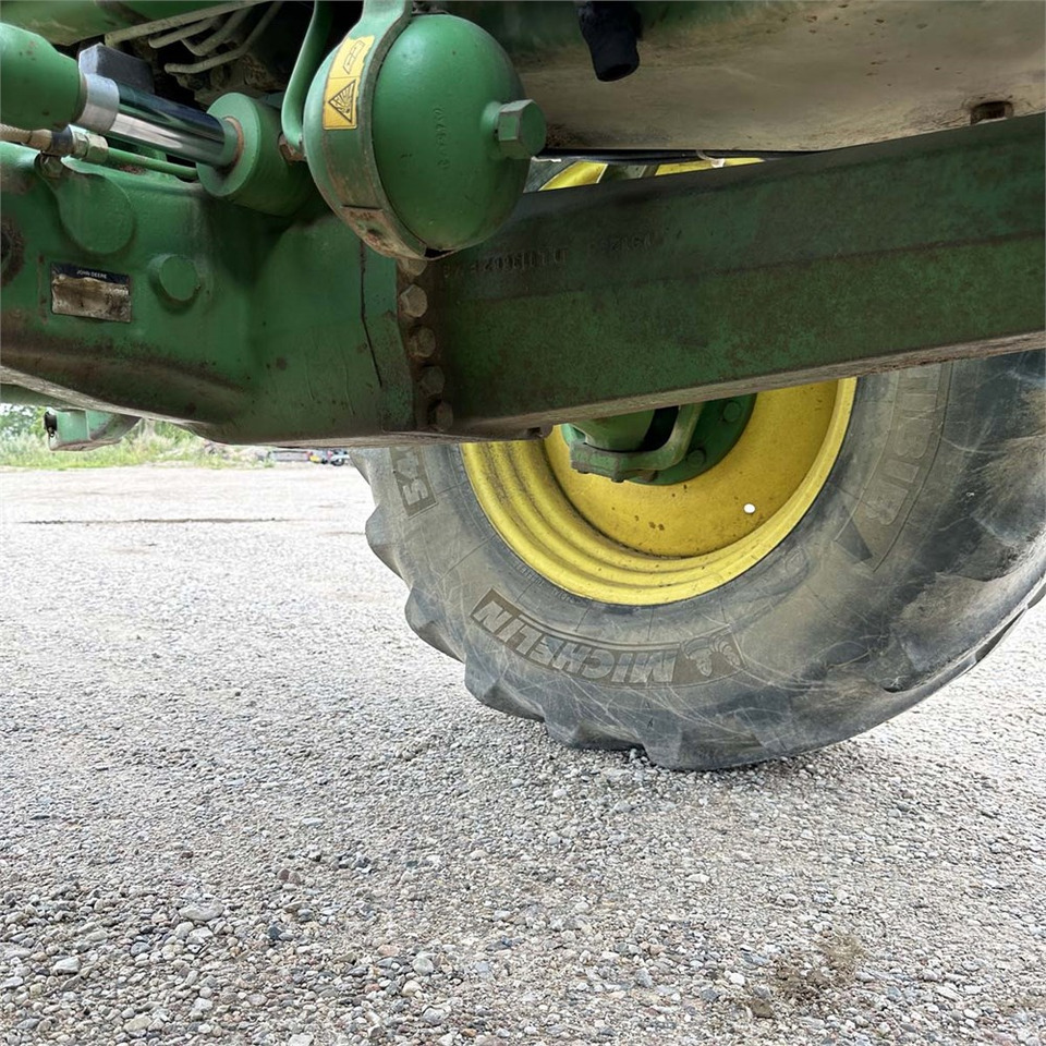 Farm tractor John Deere 7530: picture 38
