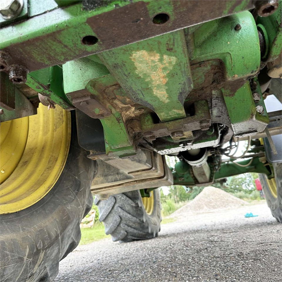 Farm tractor John Deere 7530: picture 39
