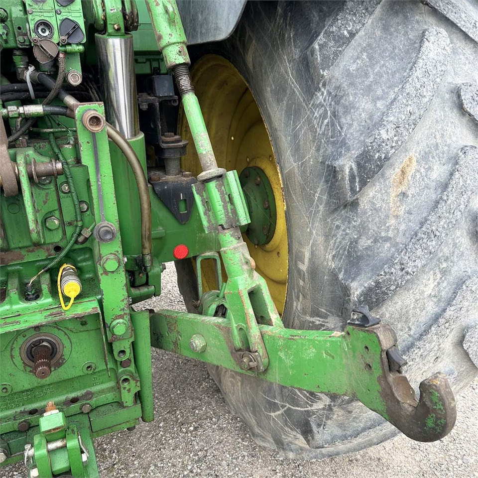 Farm tractor John Deere 7530: picture 31