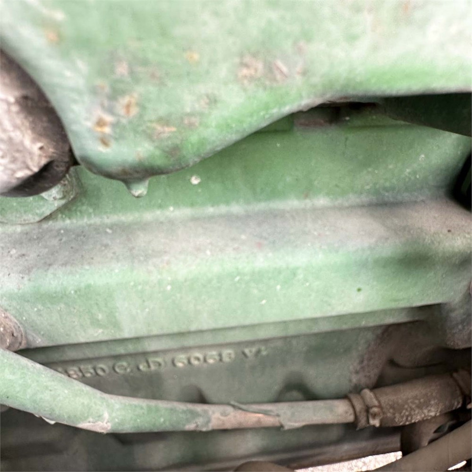 Farm tractor John Deere 7530: picture 23