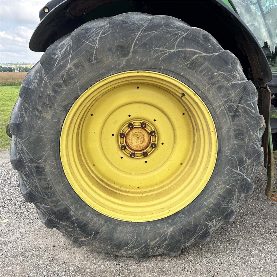 Farm tractor John Deere 7530: picture 44