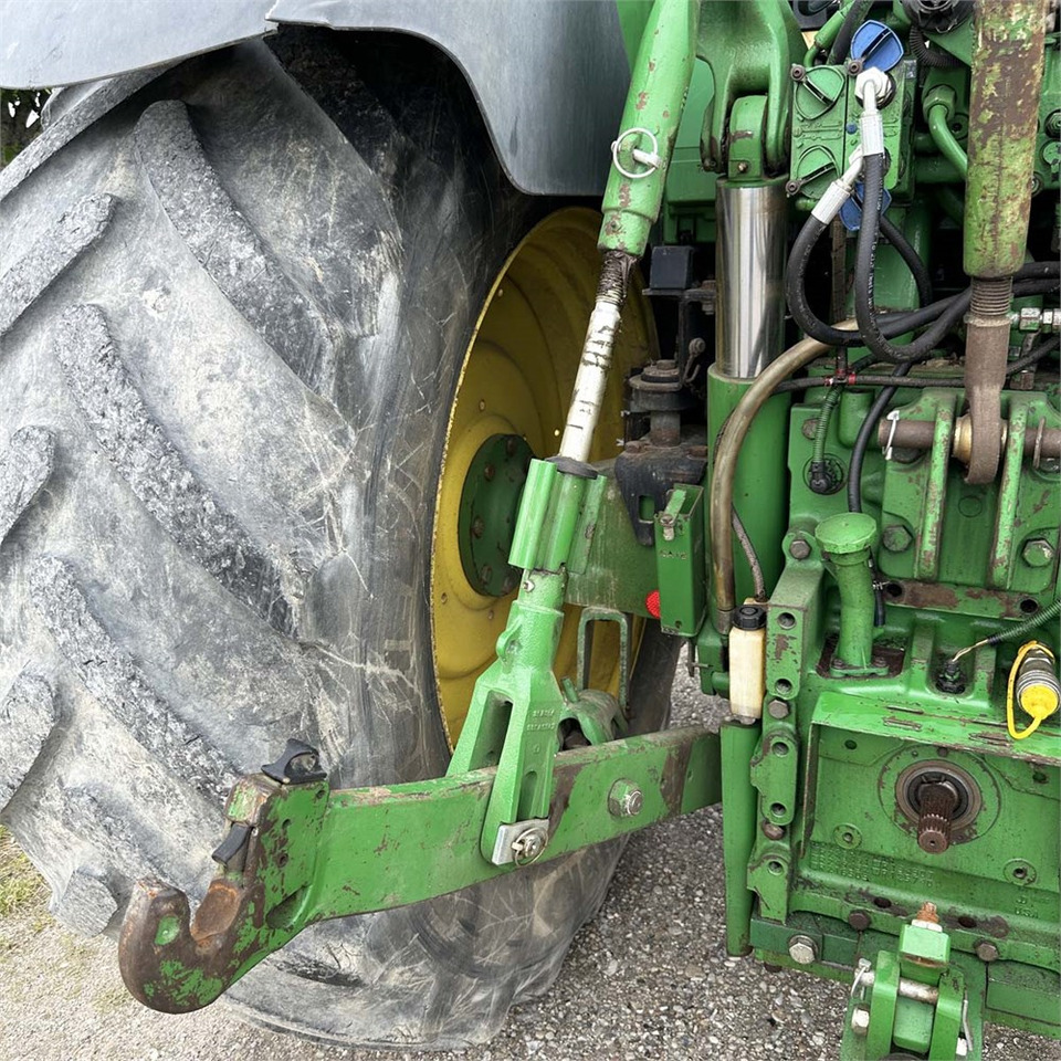 Farm tractor John Deere 7530: picture 30