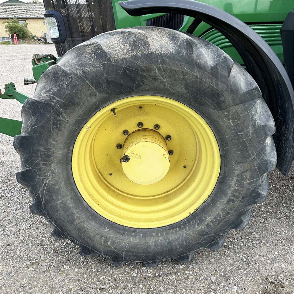 Farm tractor John Deere 7530: picture 40