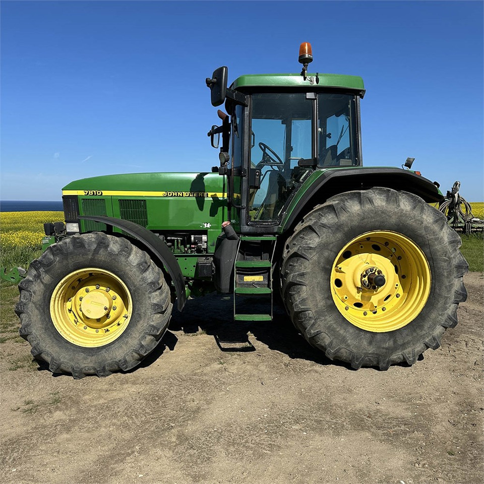 John Deere 7810 - Farm tractor: picture 4 John Deere 7810 - Farm tractor: picture 4