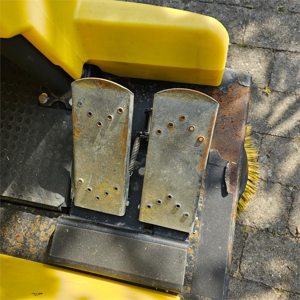 Industrial sweeper Kärcher KMR 1250 B: picture 13