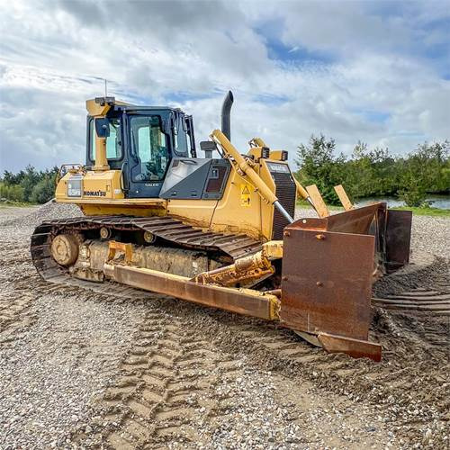 Komatsu D65 PX-15 EO - Bulldozer: picture 1 Komatsu D65 PX-15 EO - Bulldozer: picture 1