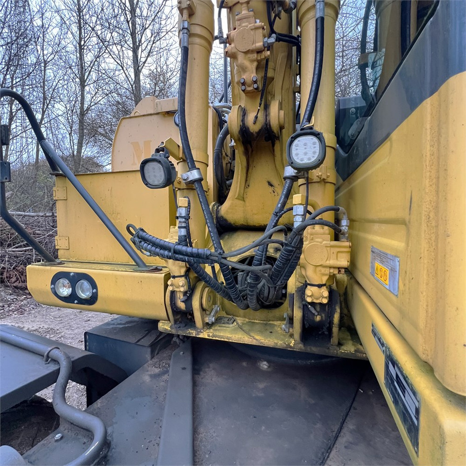 Wheel excavator Komatsu PW148-10: picture 30