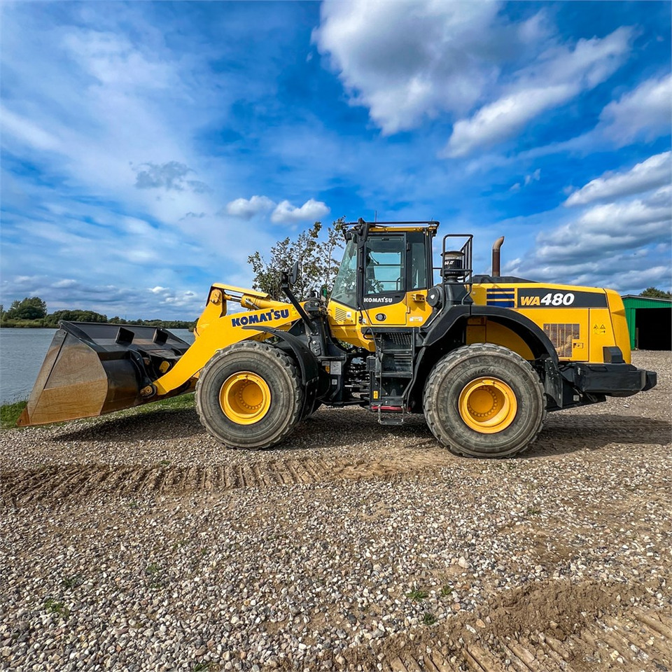 Komatsu WA480-8 - Wheel loader: picture 3 Komatsu WA480-8 - Wheel loader: picture 3