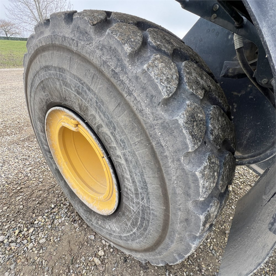 Komatsu WA480-8 leasing Komatsu WA480-8: picture 42 Komatsu WA480-8 leasing Komatsu WA480-8: picture 42