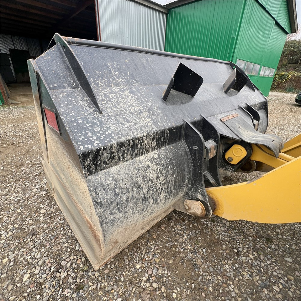 Komatsu WA480-8 leasing Komatsu WA480-8: picture 33 Komatsu WA480-8 leasing Komatsu WA480-8: picture 33