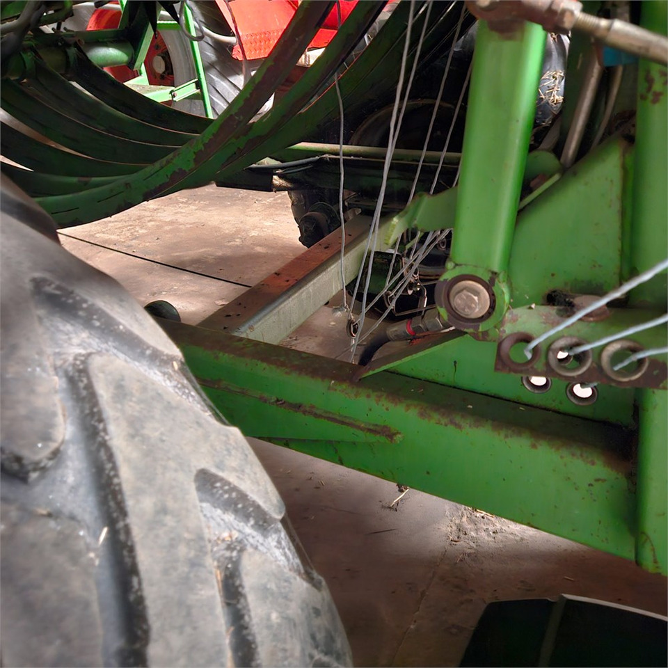 Hay and forage equipment Krone Big Pack 12130: picture 38