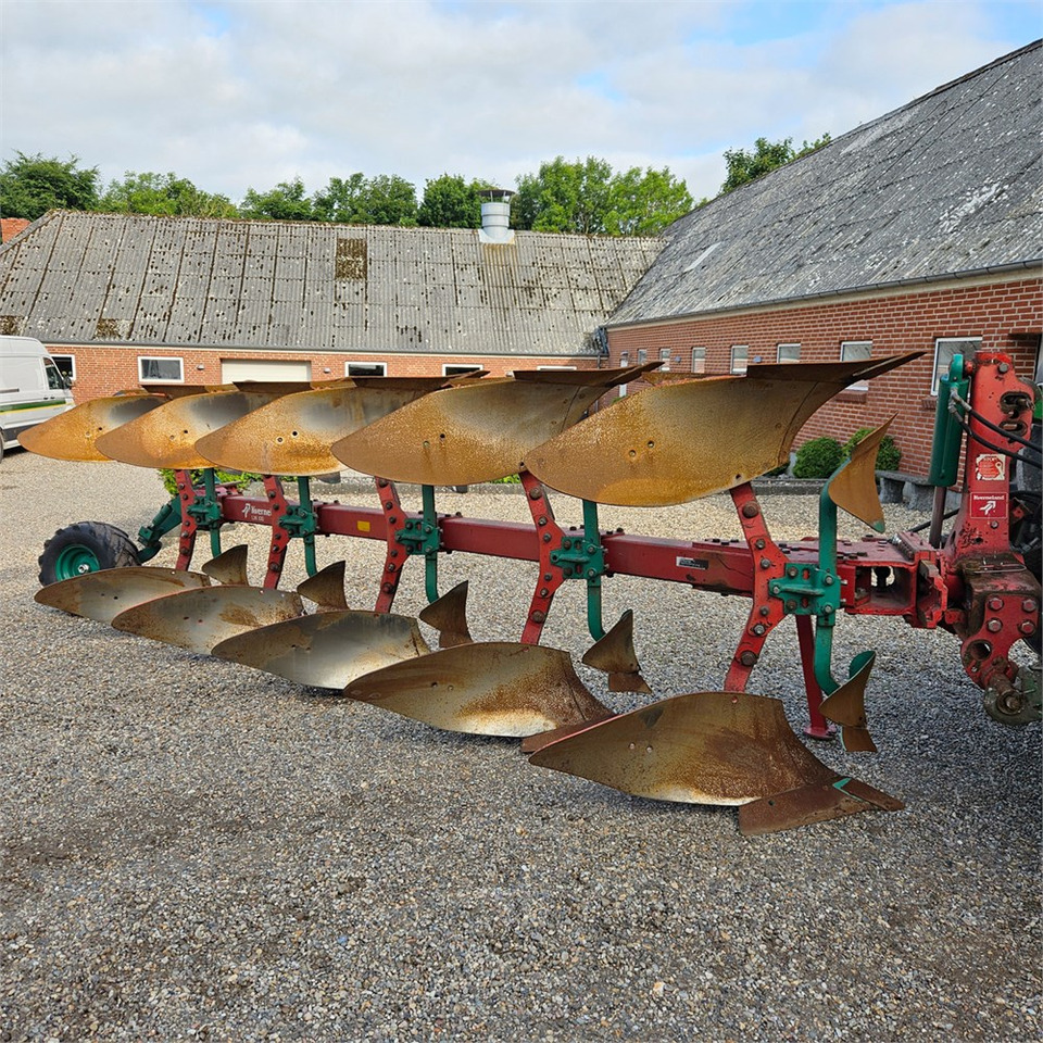Kverneland LM 100 - Plow: picture 1 Kverneland LM 100 - Plow: picture 1