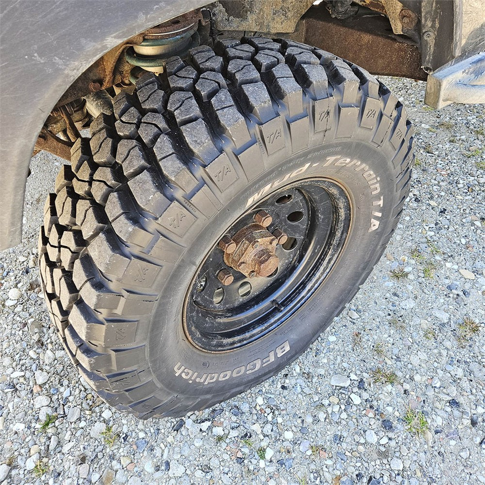 SUV Land Rover Defender 90: picture 46 SUV Land Rover Defender 90: picture 46