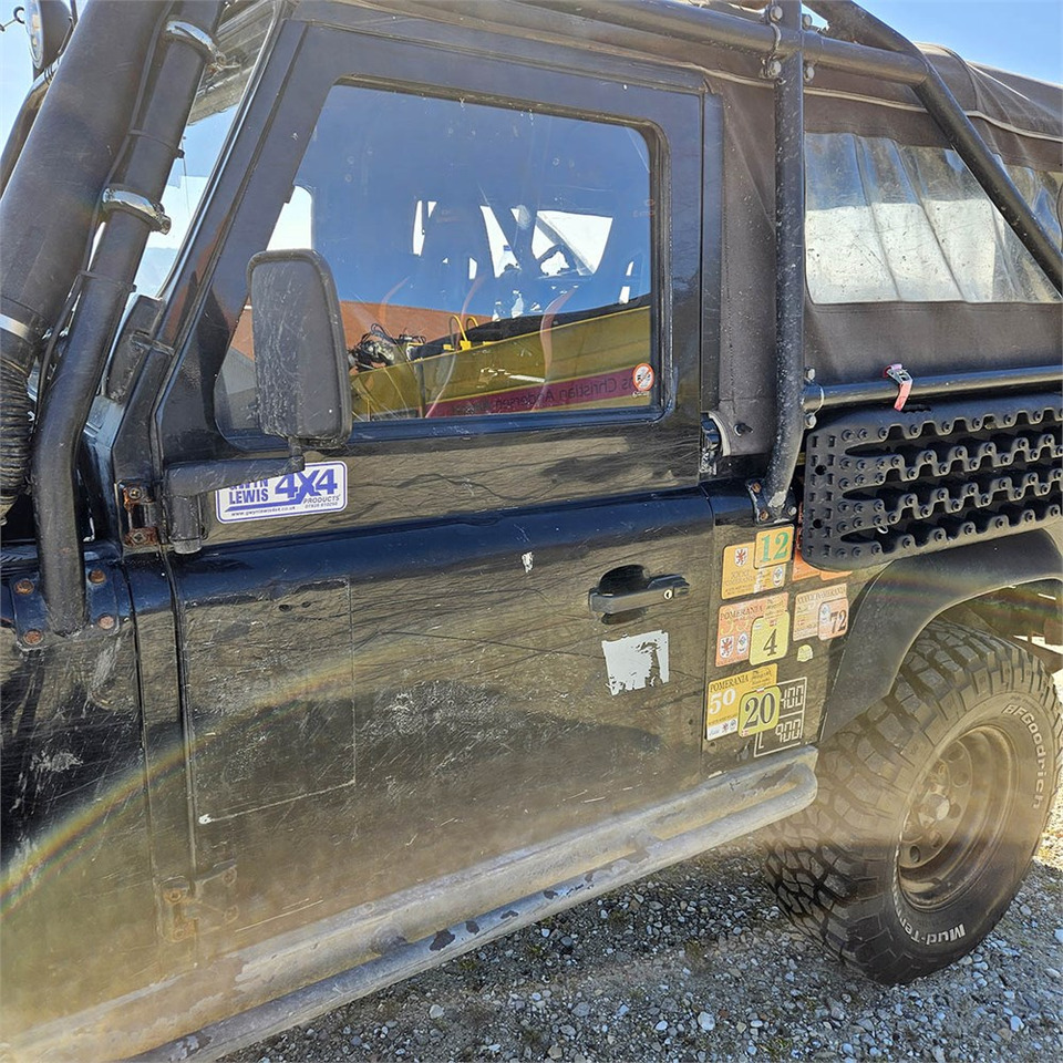 SUV Land Rover Defender 90: picture 9 SUV Land Rover Defender 90: picture 9