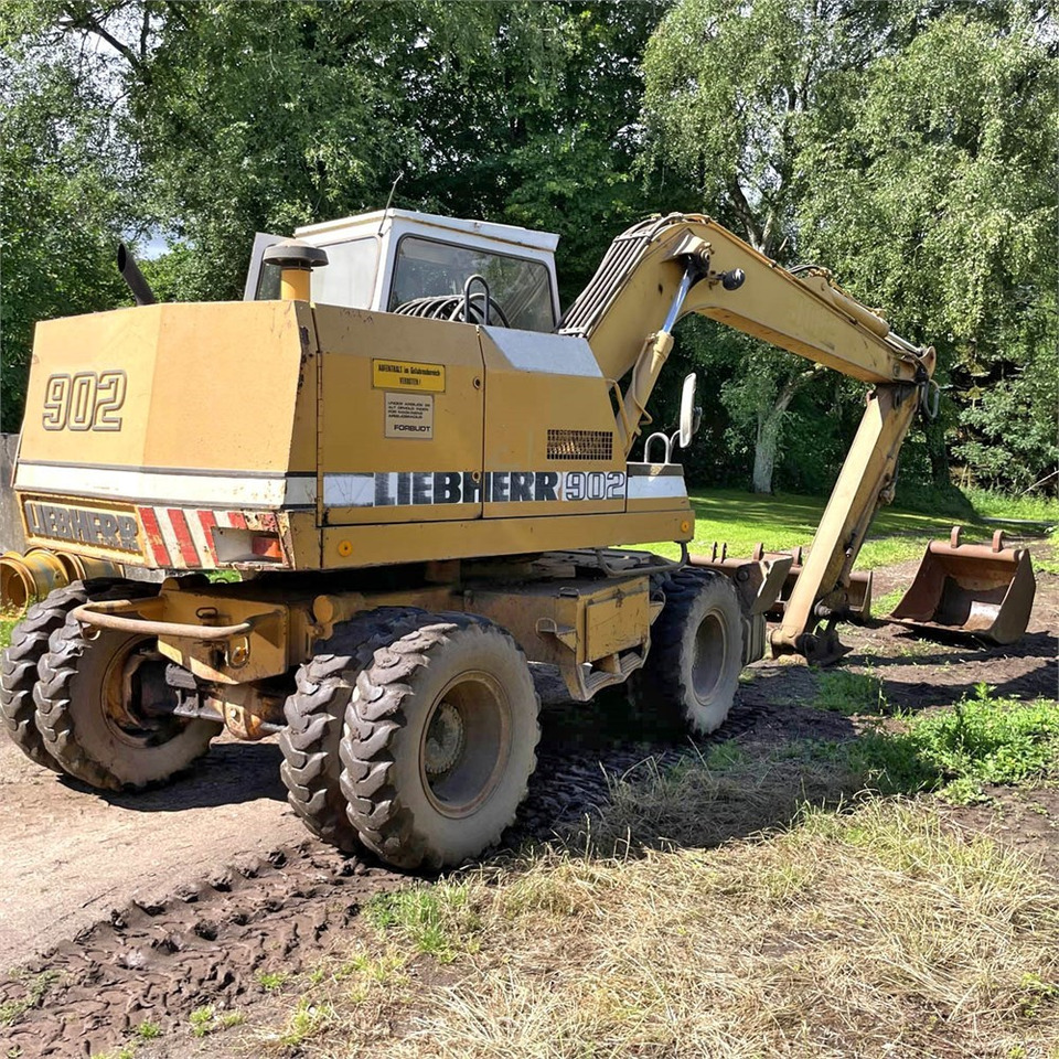 Liebherr A 902 leasing Liebherr A 902: picture 6