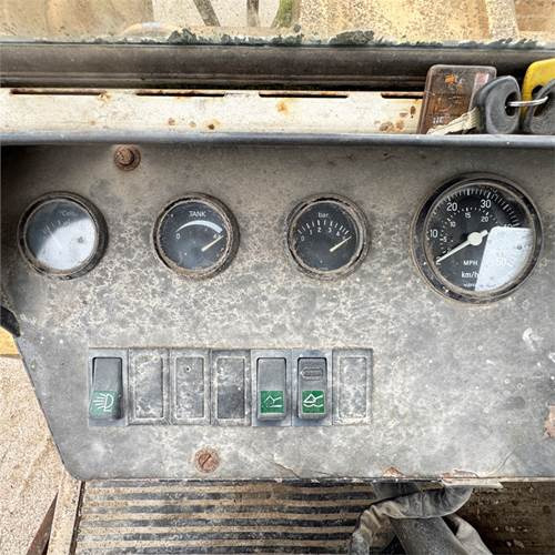 Wheel loader Liebherr L541: picture 18