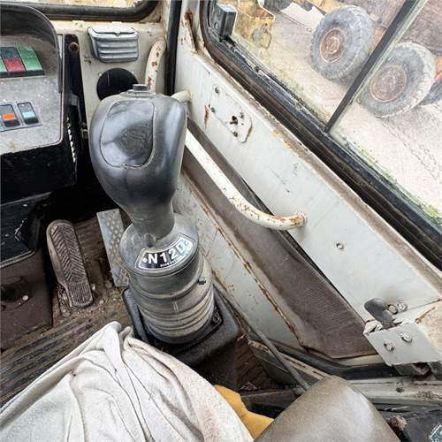 Wheel loader Liebherr L541: picture 14