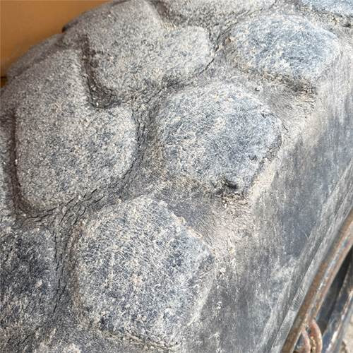 Wheel loader Liebherr L541: picture 35