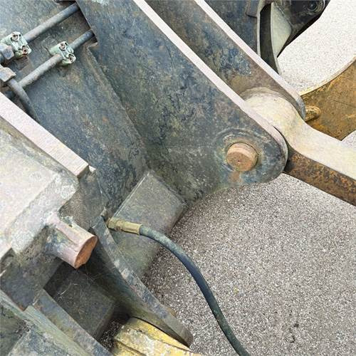 Wheel loader Liebherr L541: picture 27