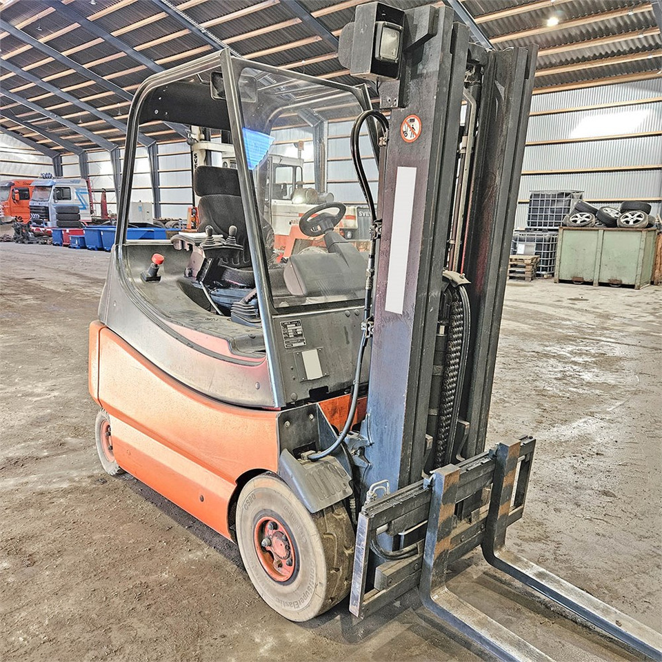 Forklift Linde AG E25 EL truck: picture 6