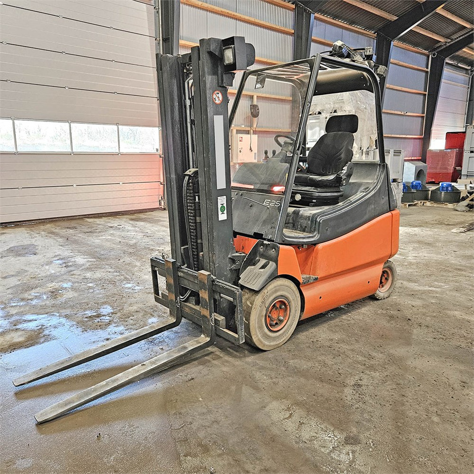 Forklift Linde AG E25 EL truck: picture 8