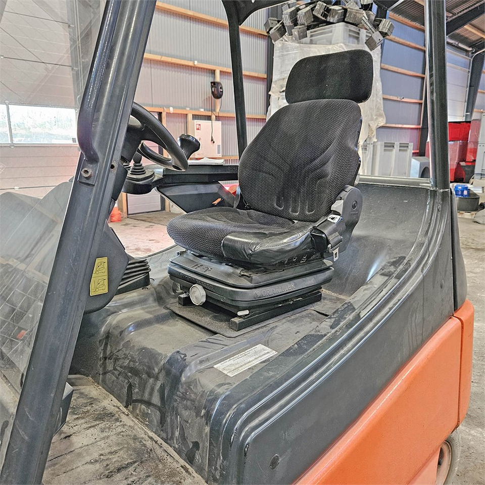 Forklift Linde AG E25 EL truck: picture 12