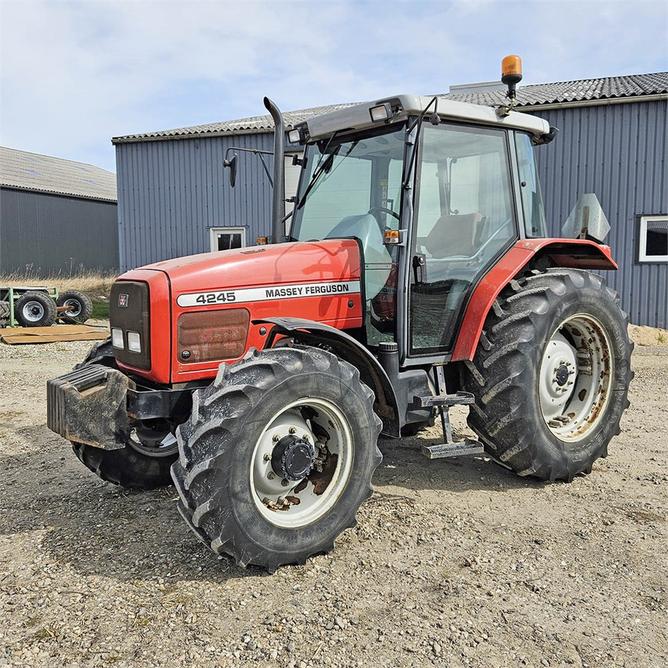 Farm tractor Massey Ferguson 4245: picture 1