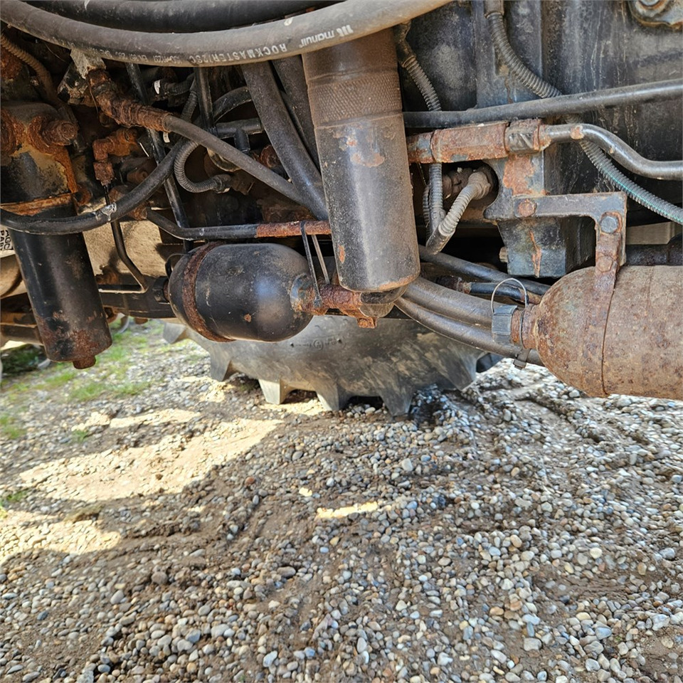 Farm tractor Massey Ferguson 6480 Dyna-6: picture 38