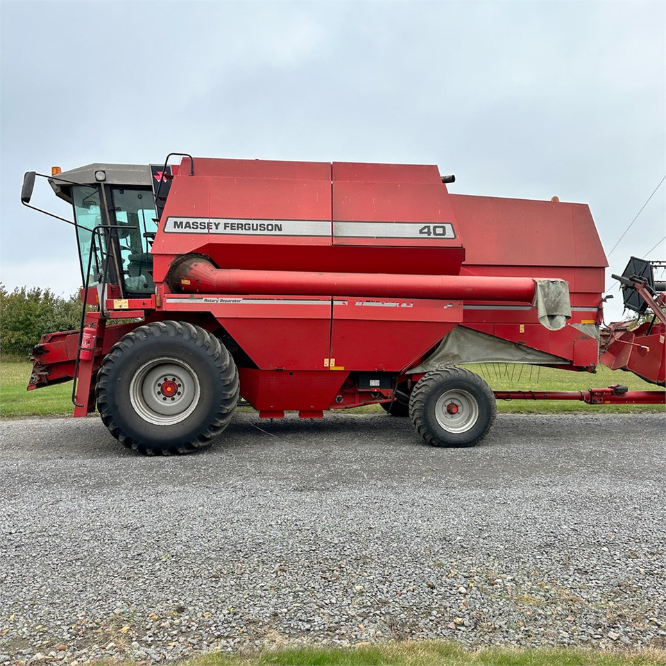 Massey Ferguson MF40 - Harvester: picture 2 Massey Ferguson MF40 - Harvester: picture 2