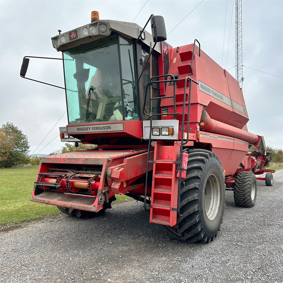 Massey Ferguson MF40 - Harvester: picture 3 Massey Ferguson MF40 - Harvester: picture 3