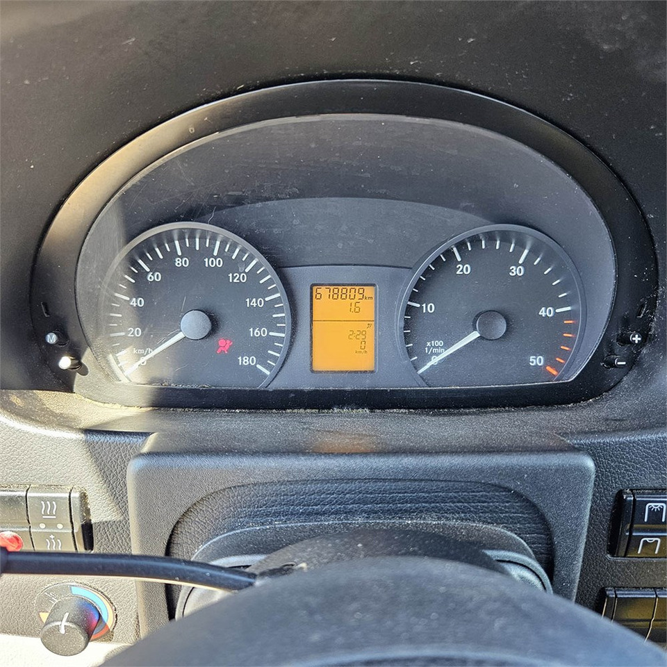 Passenger van Mercedes Sprinter 316 CDI: picture 17