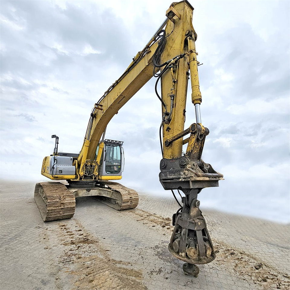 New Holland E265 - Crawler excavator: picture 5 New Holland E265 - Crawler excavator: picture 5