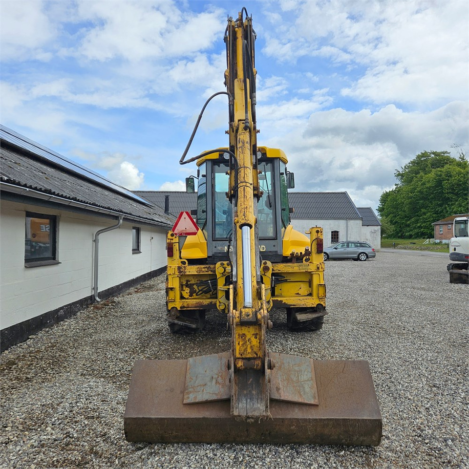 New Holland LB115-4PS - Backhoe loader: picture 5 New Holland LB115-4PS - Backhoe loader: picture 5