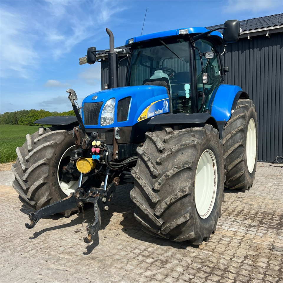Farm tractor New Holland T6050: picture 13