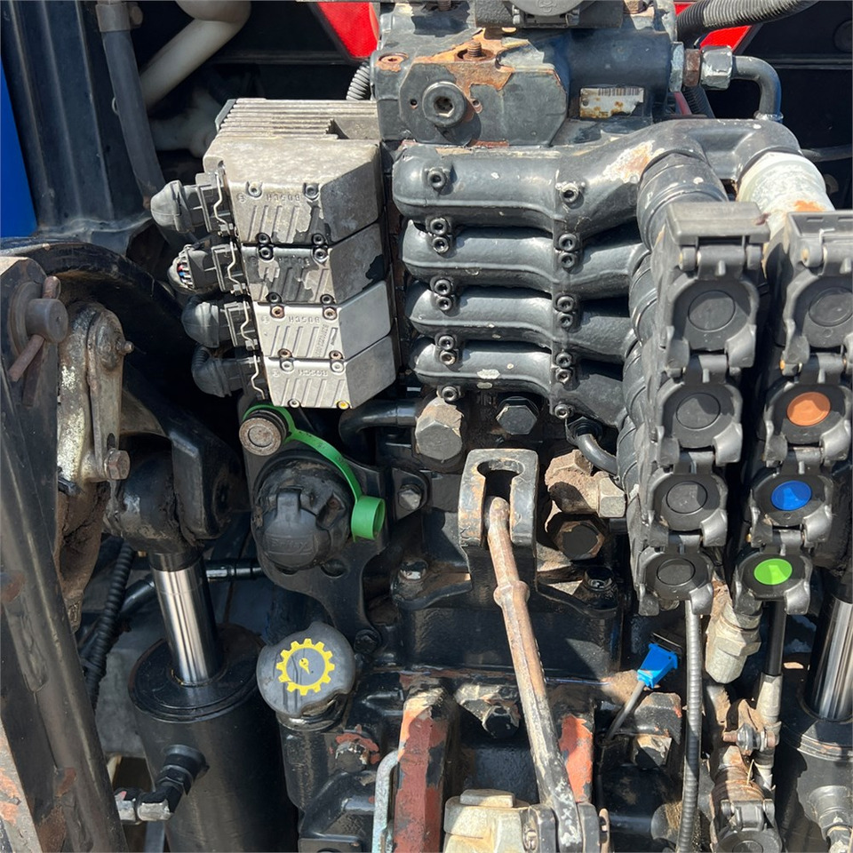 Farm tractor New Holland T6050: picture 36