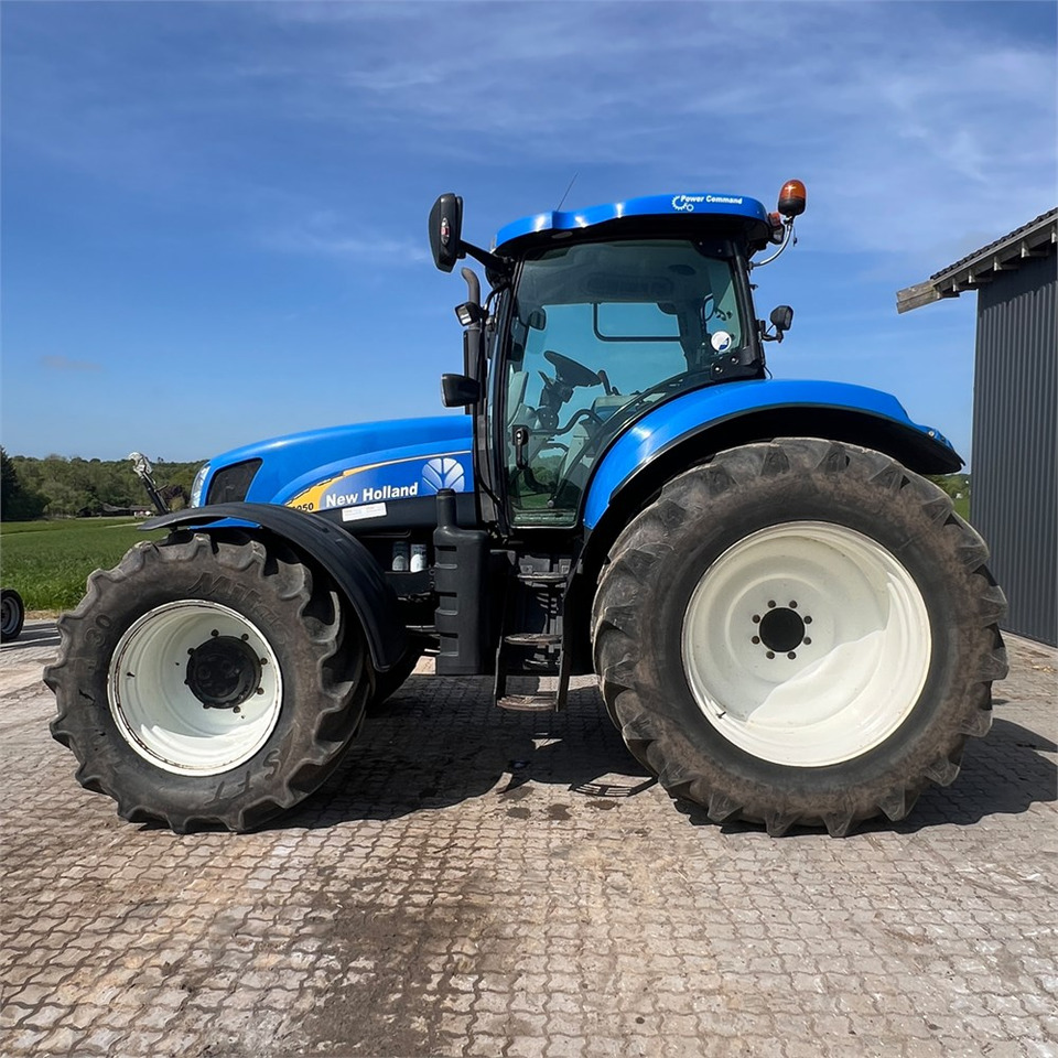 Farm tractor New Holland T6050: picture 10