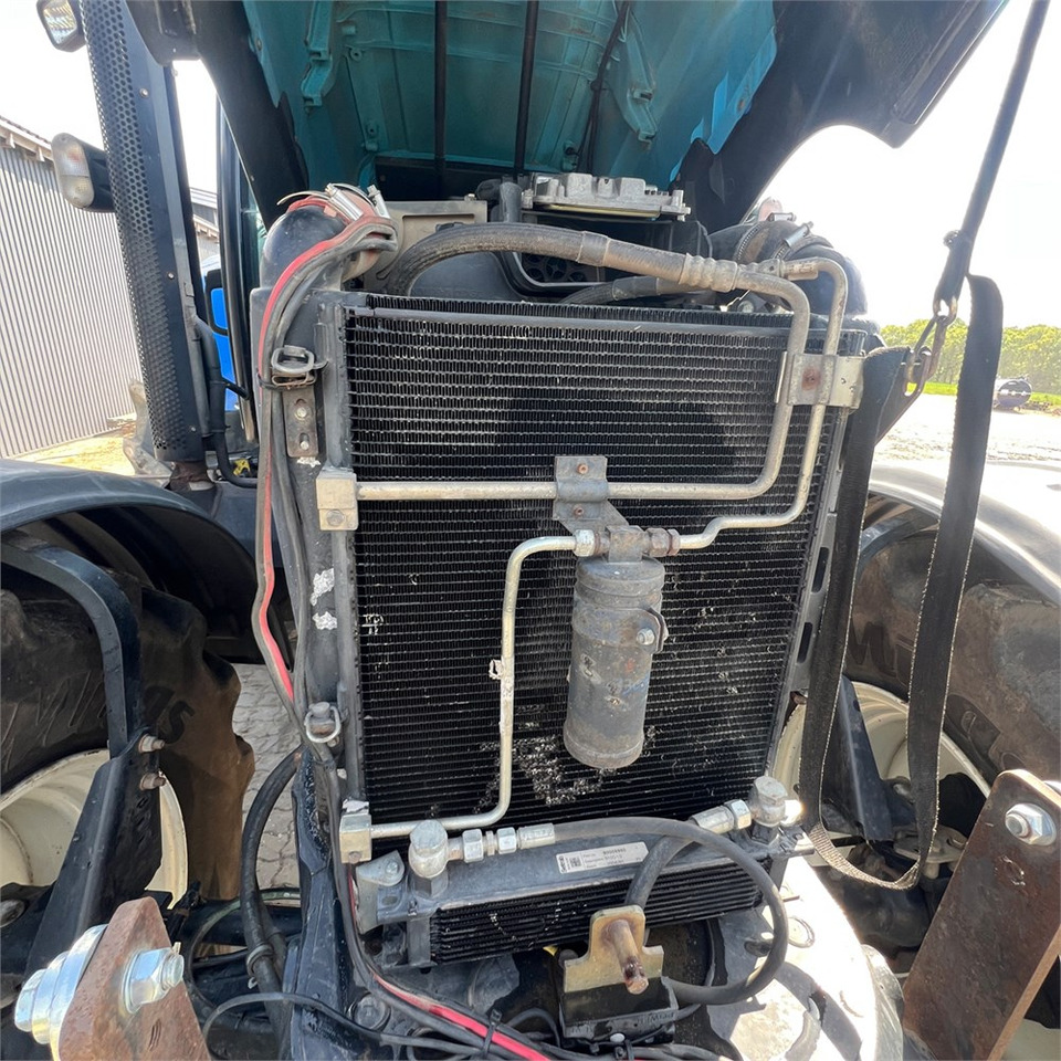 Farm tractor New Holland T6050: picture 38