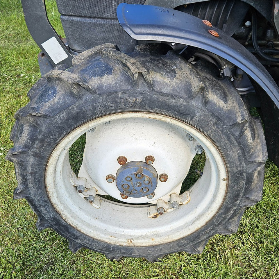 Farm tractor New Holland TN55D: picture 41